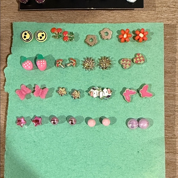 Colorful Assorted Earring Set - Picture 7 of 9